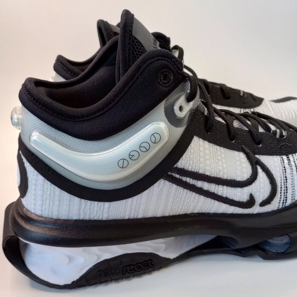 Nike Men's 15 Air Zoom G.T. Jump 2 Basketball Shoes Black/White - Picture 8 of 8